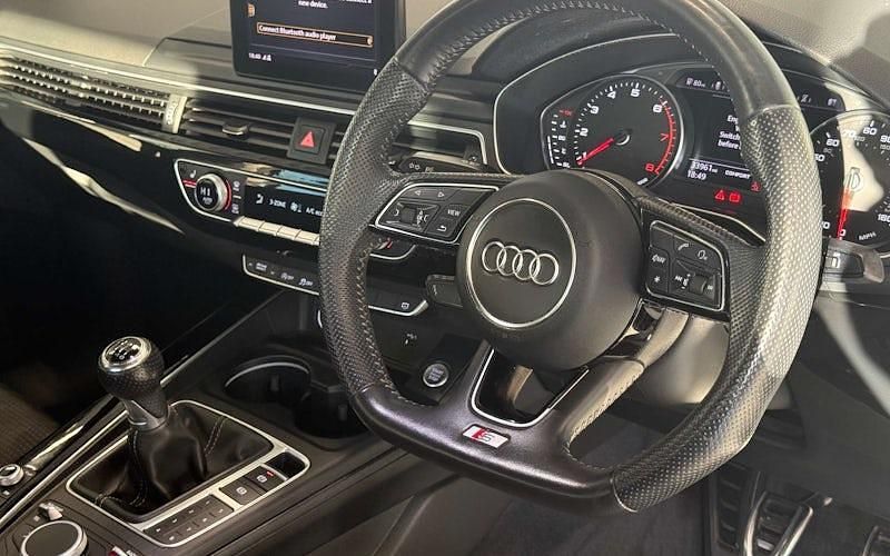Gebraucht Audi A4 Black Edition 150 PS (110 kW) 2019 Schwarz Limousine