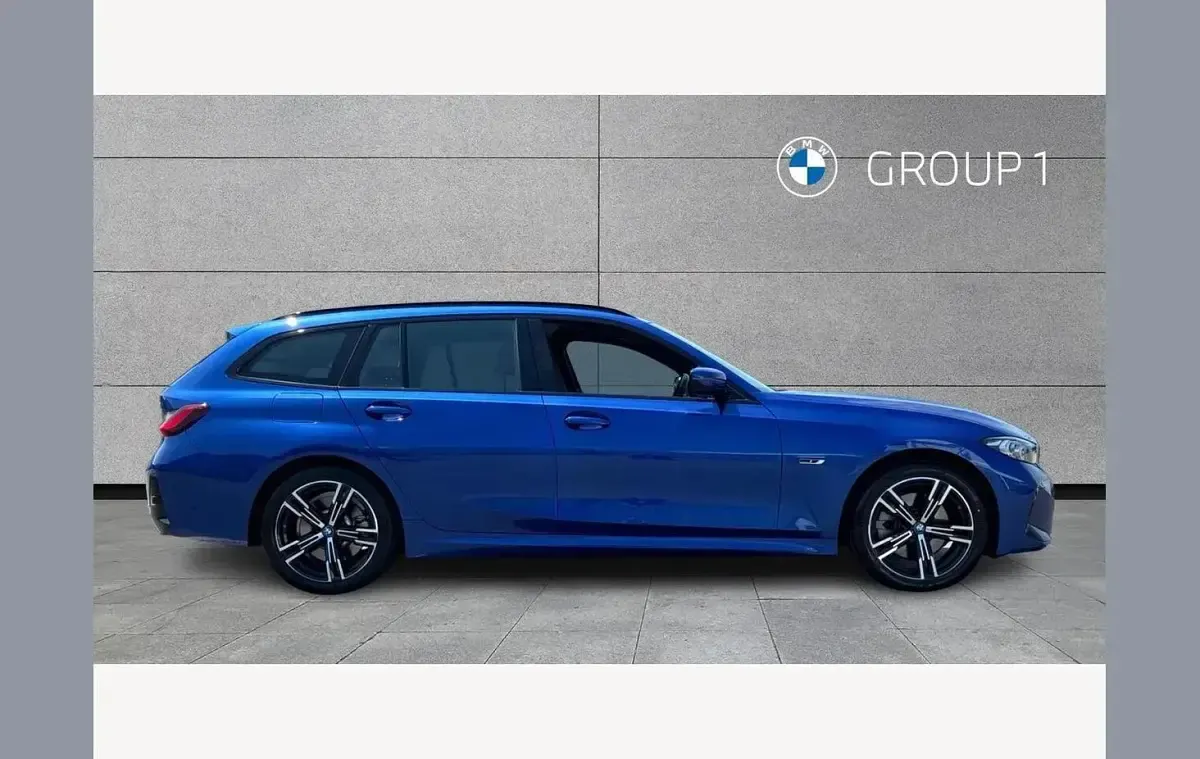 Used BMW 330 M Sport 288 HP (211 kW) 2023 Blue Estate