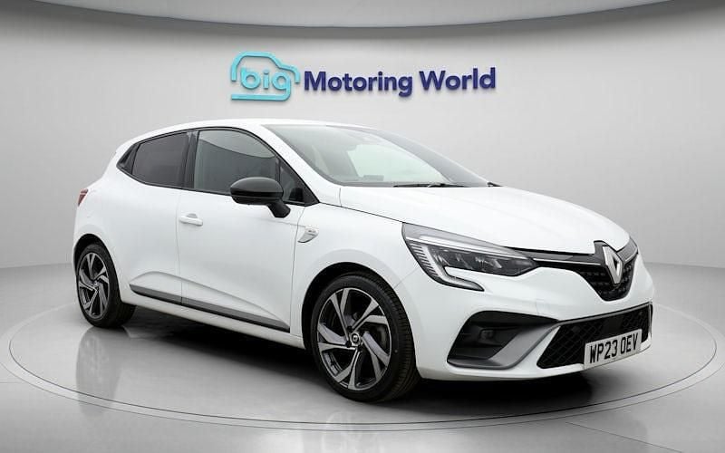 Used Renault Clio V RS Line 90 HP (66 kW) 2023 White Hatchback