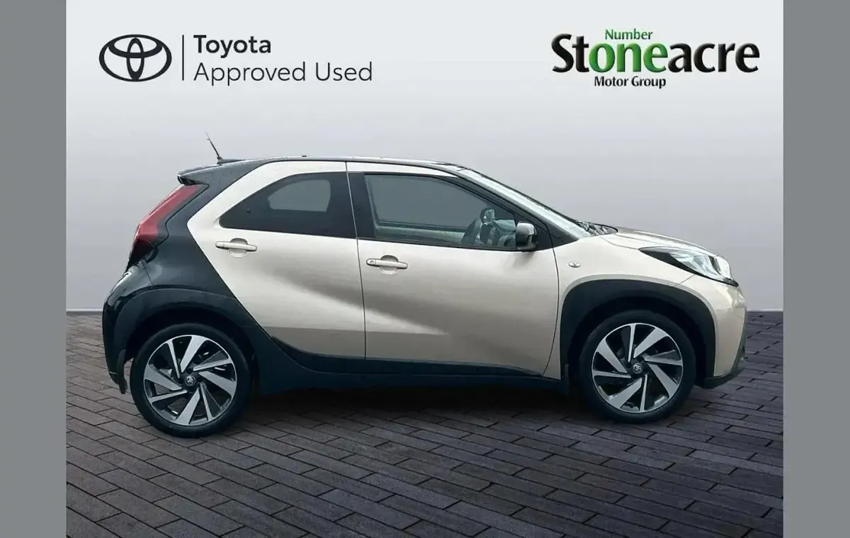 Used Toyota Aygo X 72 HP (52 kW) 2023 Beige SUV