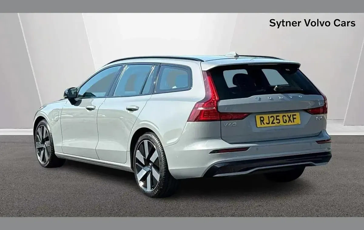 Used Volvo V60 Plus 345 HP (253 kW) 2025 Grey Estate