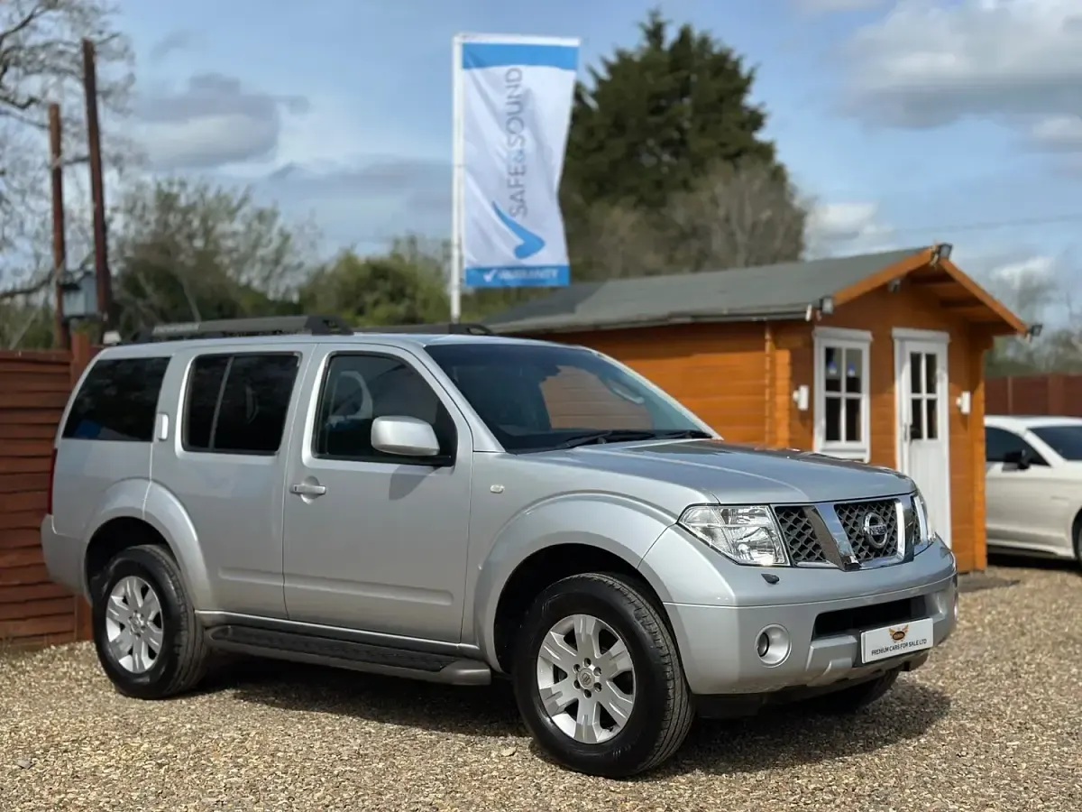 Used Nissan Pathfinder 174 HP (127 kW) 2006 Silver SUV