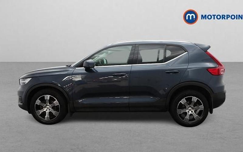 Used Volvo XC40 Inscription 163 HP (119 kW) 2021 Blue SUV