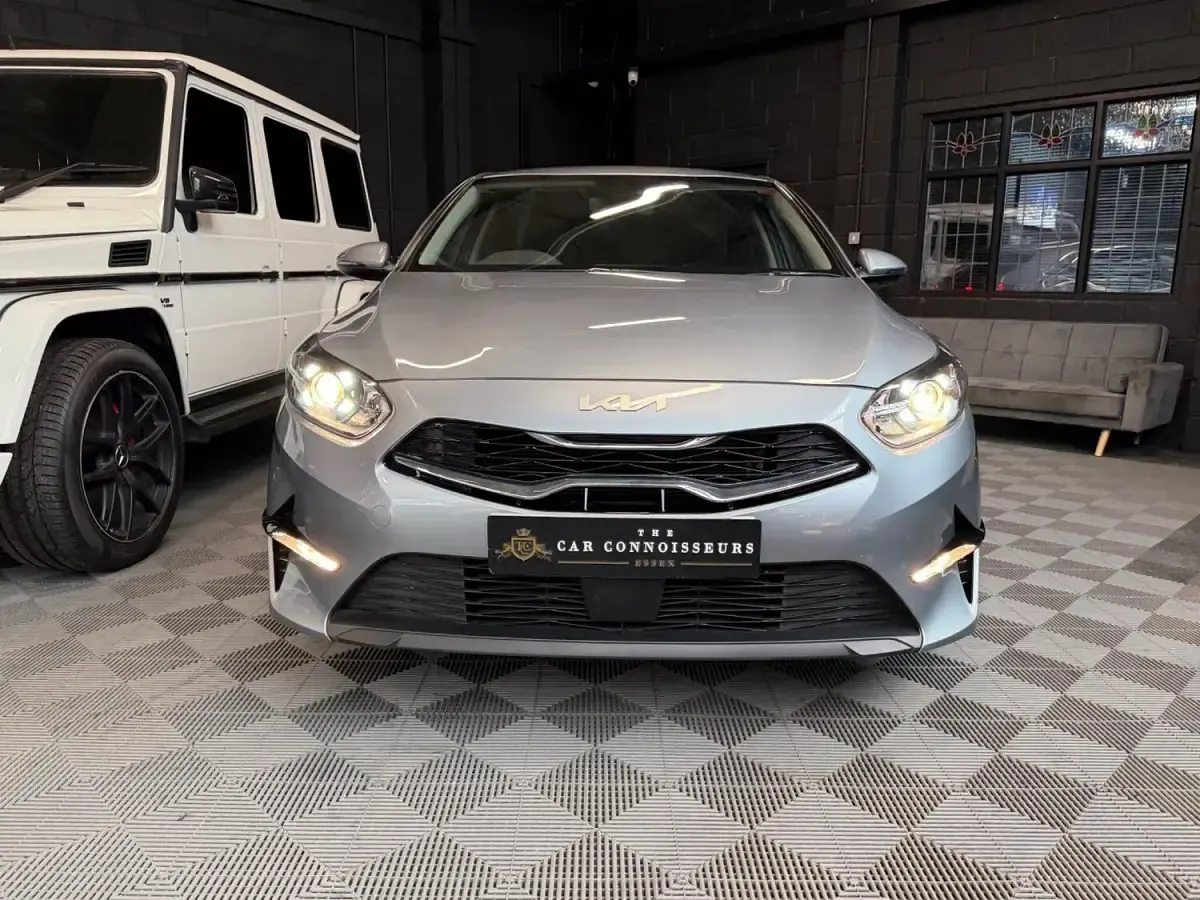 Used Kia Ceed 2023 Silver Hatchback