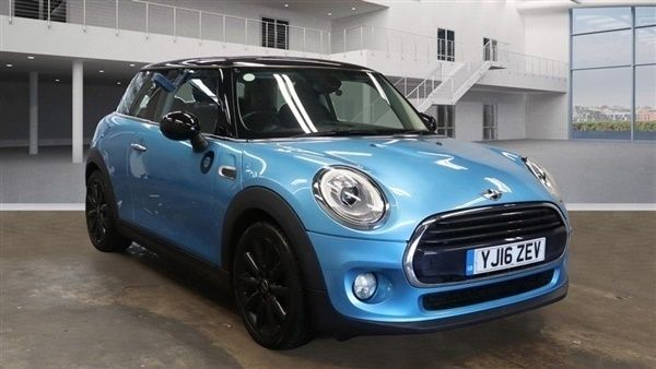 Blue Used 2016 Mini Cooper D Hatch Hatchback | £7,995 (A bit pricey) - Image 1/1