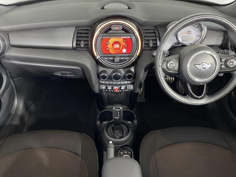 Used Mini Cooper Classic 134 HP (98 kW) 2020 Orange Hatchback