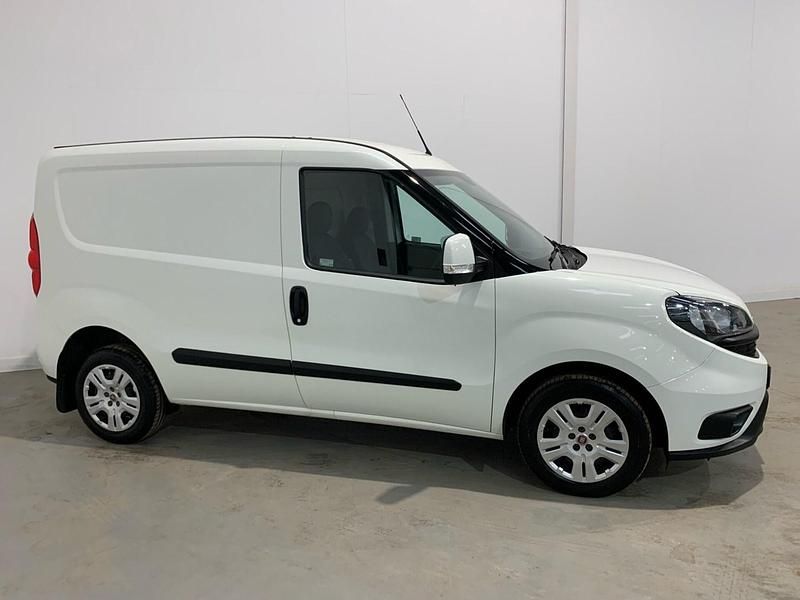 Image 2/4