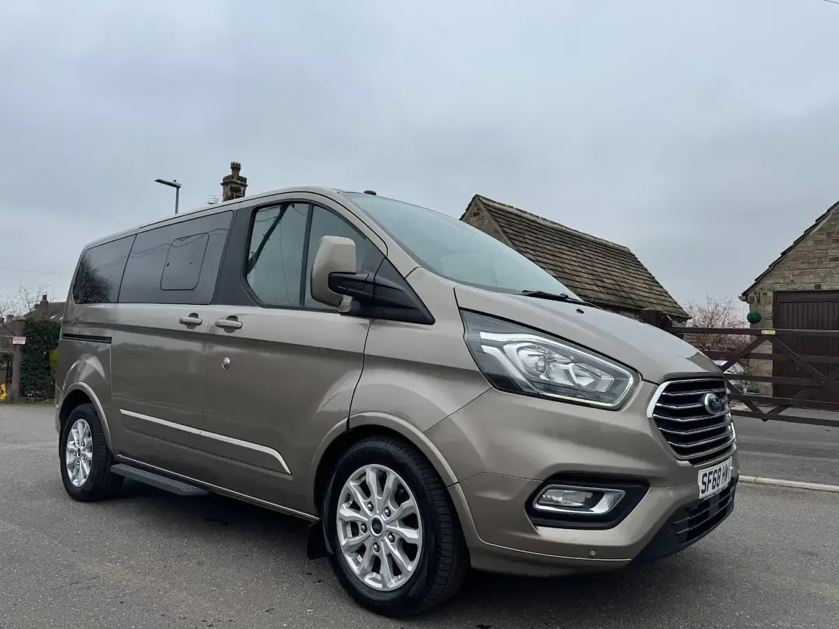 Used Ford Tourneo Custom Titanium 2019 Silver Van