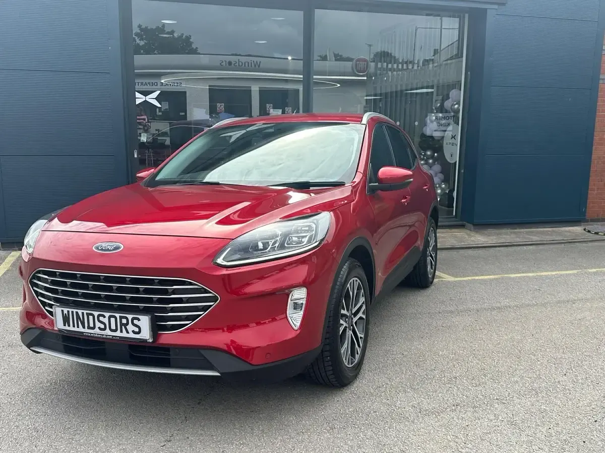 Used Ford Kuga Titanium 150 HP (110 kW) 2023 Red SUV
