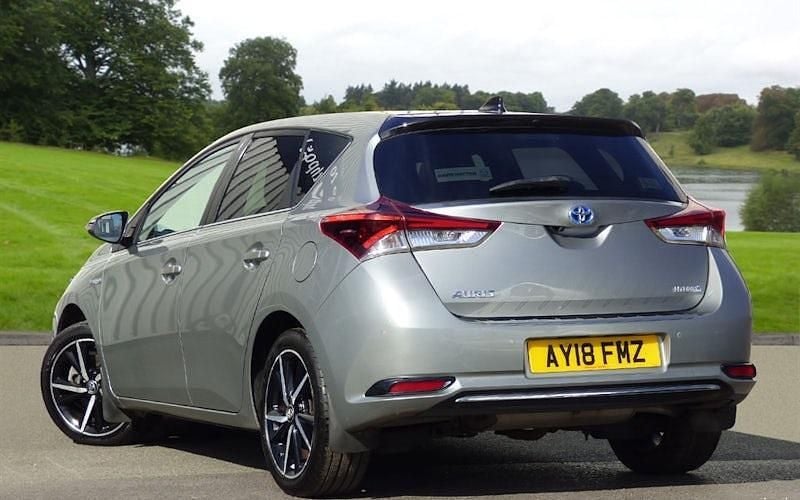 Used Toyota Auris Hybrid Design 136 HP (100 kW) 2019 Hatchback
