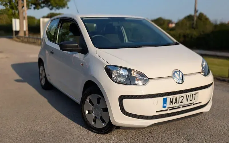 Used VW up! 60 HP (44 kW) 2016 Hatchback