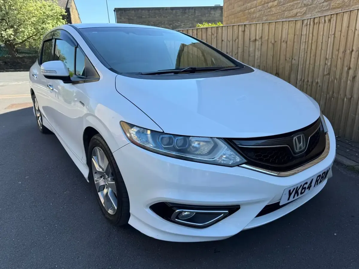 Used Honda Jazz Hybrid 2015 White Hatchback