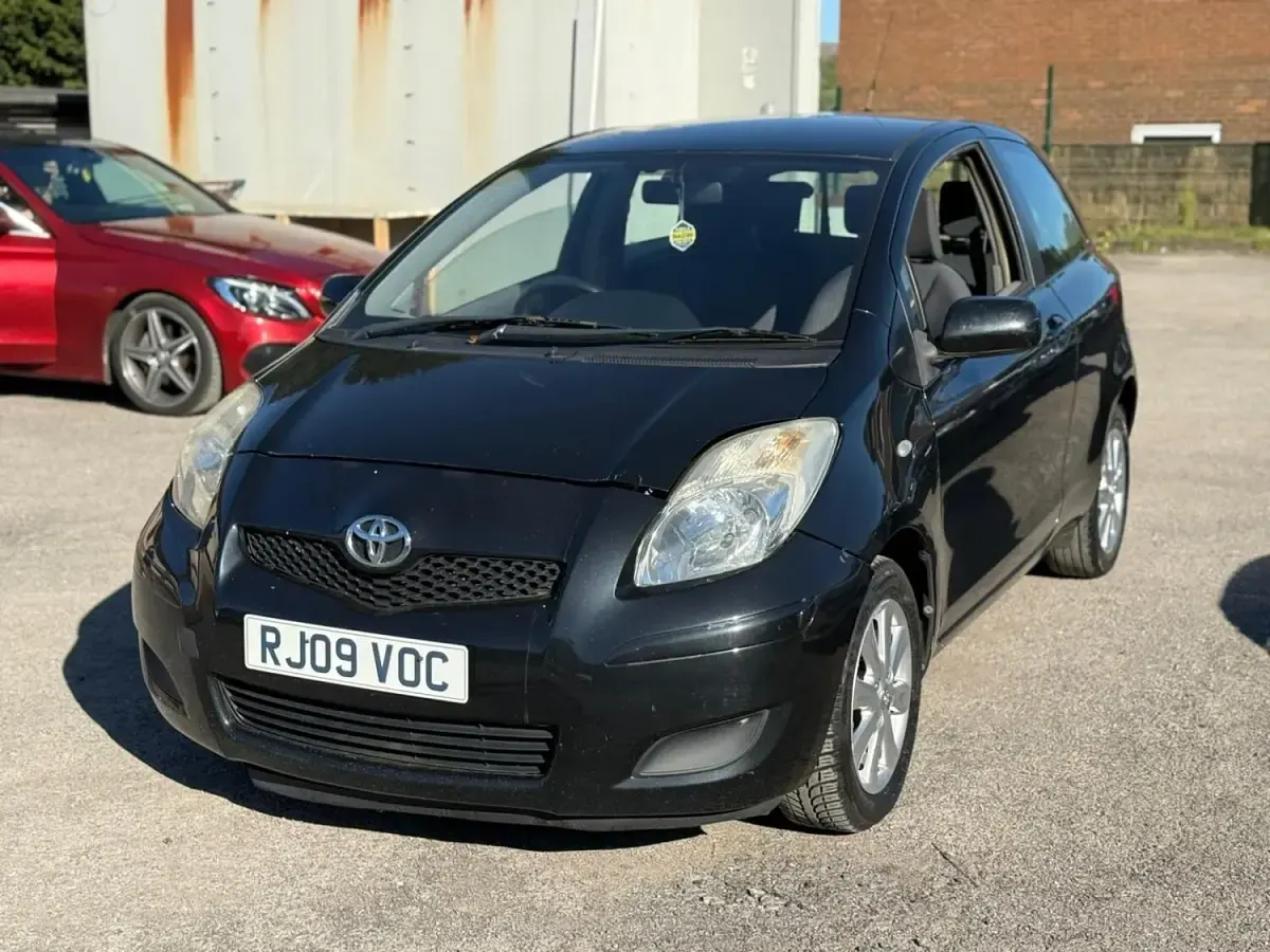 Used Toyota Yaris 101 HP (74 kW) 2009 Black Hatchback
