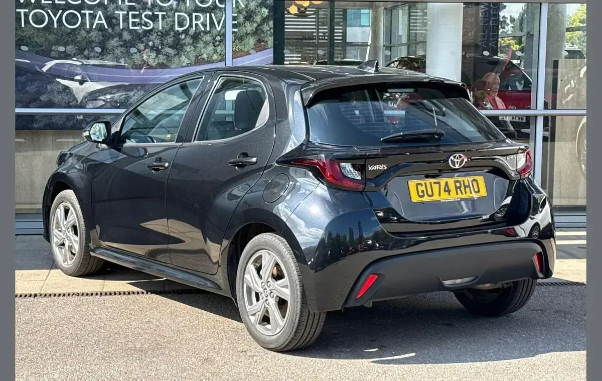 Used Toyota Yaris 113 HP (83 kW) 2024 Black Hatchback