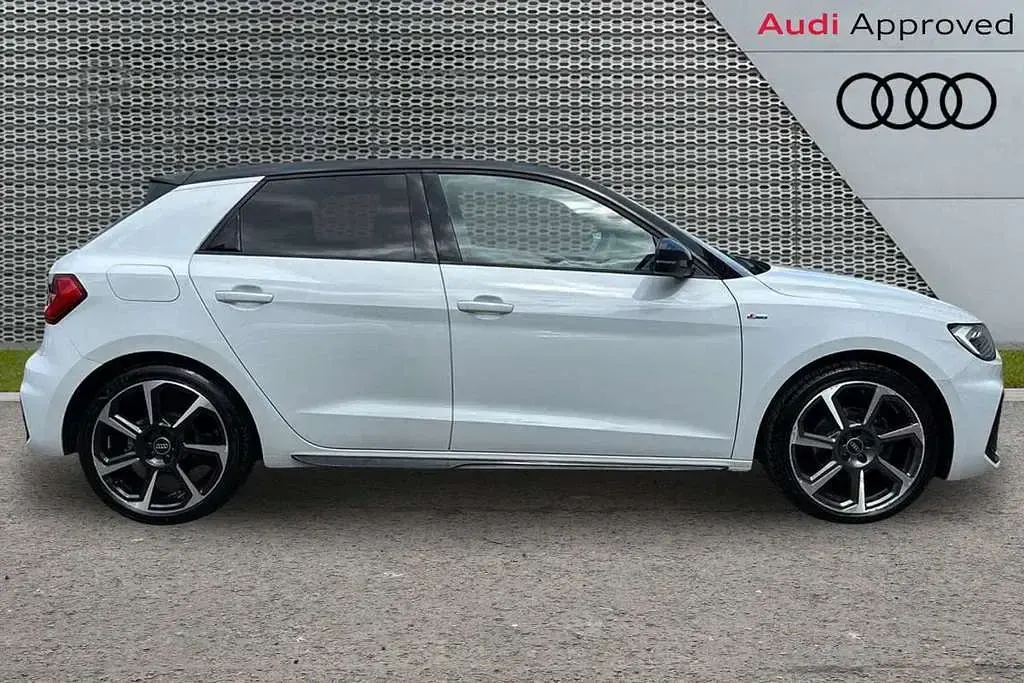 Used Audi A1 Black Edition 108 HP (79 kW) 2023 White SUV