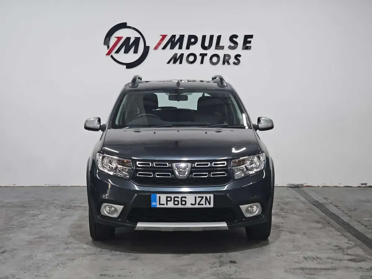 Used Dacia Sandero Stepway Ambiance 90 HP (66 kW) 2017 Grey Hatchback