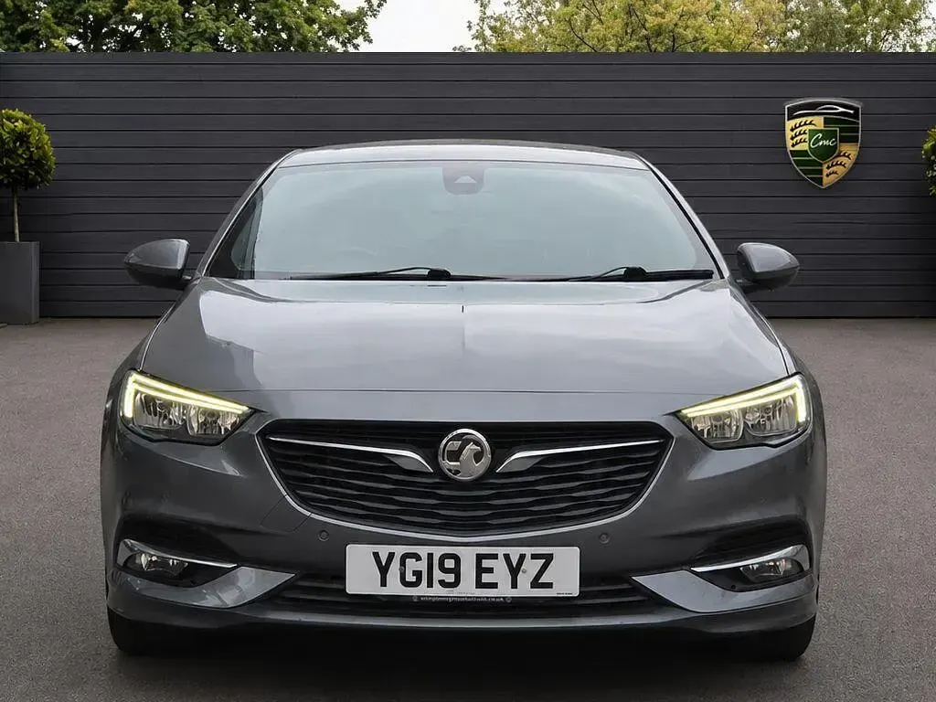 Used Vauxhall Insignia SRi 165 HP (121 kW) 2019 Grey Hatchback