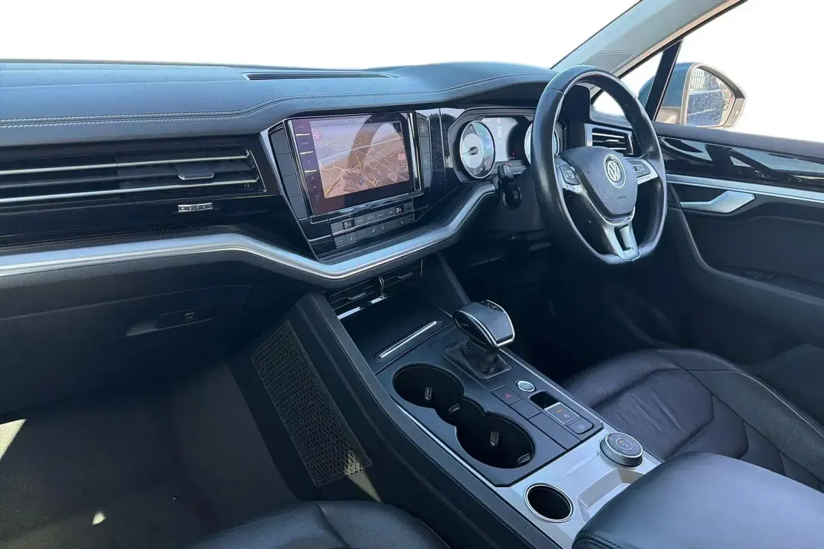 Używany VW Touareg SEL 2019 Niebieski SUV