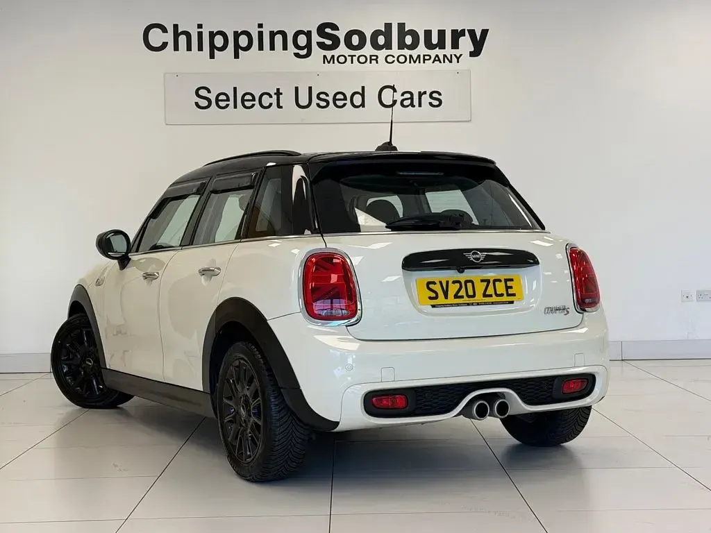 Used Mini Cooper S Classic 189 HP (139 kW) 2020 White Hatchback