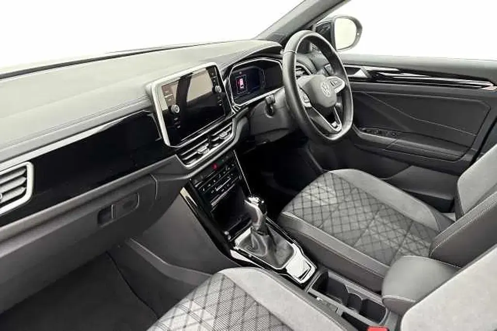Used VW T-Roc R-line 150 HP (110 kW) 2024 Black SUV