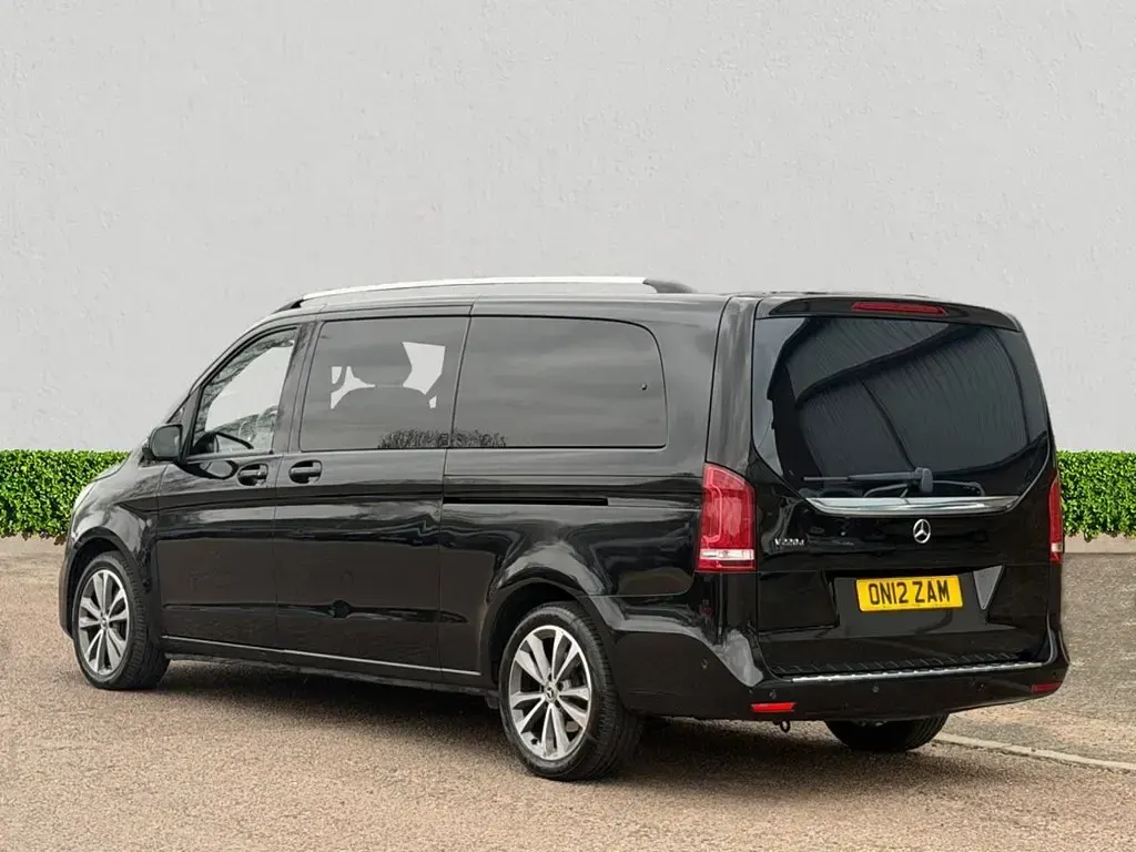 Używany Mercedes V220 163 KM (119 kW) 2020 Czarny Minivan