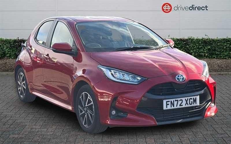 Used 2025 Toyota Yaris Hybrid Design Hatchback | £16,850 (Super price) - Image 1/4