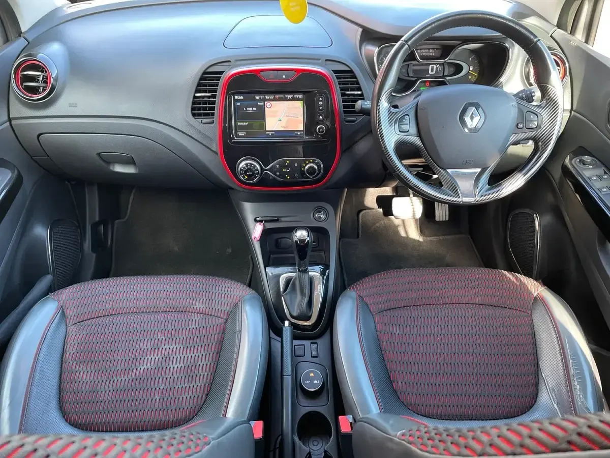 Used Renault Captur Signature 90 HP (66 kW) 2015 Grey SUV