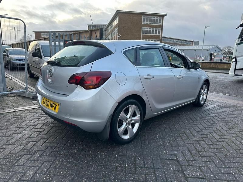 Used Vauxhall Astra SRi 115 HP (84 kW) 2010 Silver Hatchback