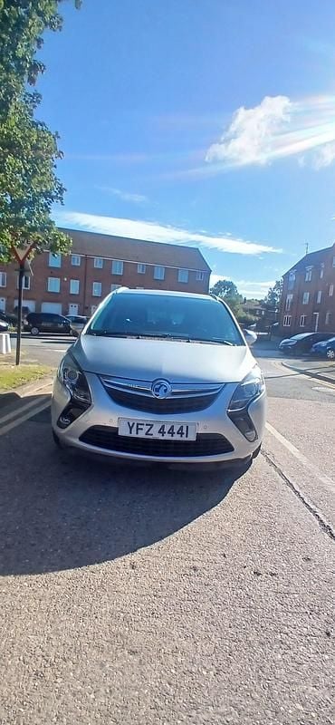 Silver Used 2015 Vauxhall Zafira SRi MPV | £3,250 (Super price) - Image 1/4
