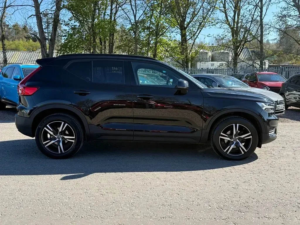 Used Volvo XC40 R-Design 163 HP (119 kW) 2022 Black SUV
