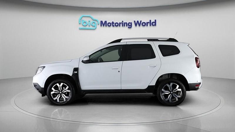 Used Dacia Duster Prestige 90 HP (66 kW) 2022 White SUV