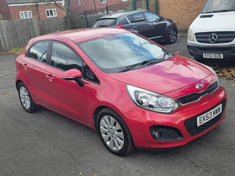 Red Used 2013 Kia Rio 2 Hatchback | £1,895 (Good price) - Image 1/4