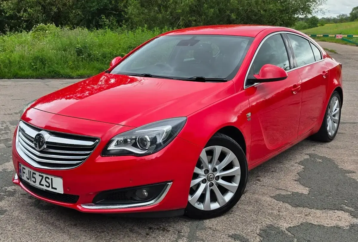 Used Vauxhall Insignia Elite 163 HP (119 kW) 2015 Red Hatchback