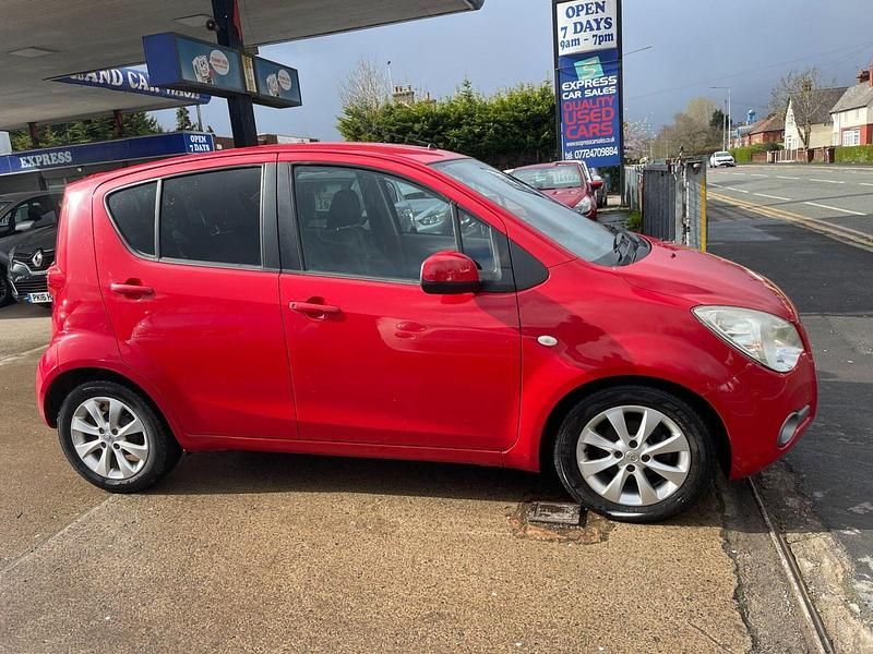 Second-hand Vauxhall Agila 94 CP (69 kW) 2014 Roșu Monovolum