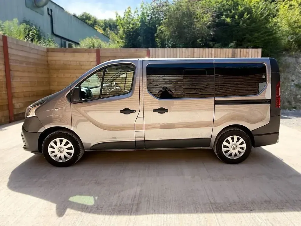 Used Renault Trafic Business 2019 Grey MPV