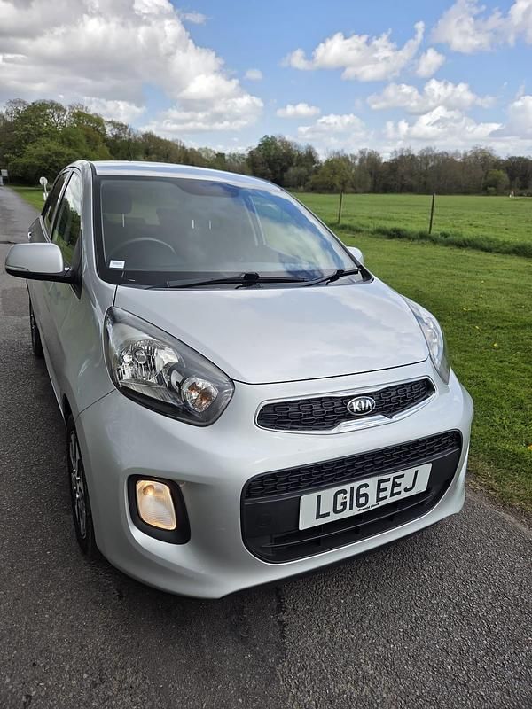 Used Kia Picanto 84 HP (61 kW) 2016 Silver Hatchback