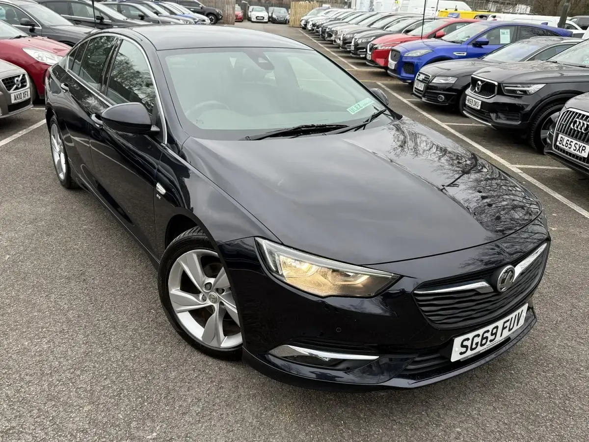 Used Vauxhall Insignia Sport 165 HP (121 kW) 2019 Blue Hatchback