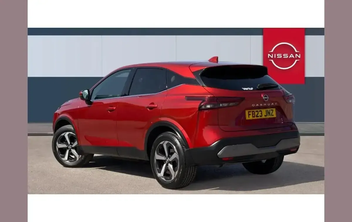 Used Nissan Qashqai N-Connecta 158 HP (116 kW) 2023 Red SUV