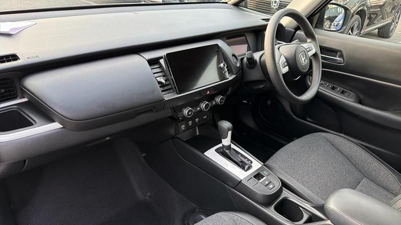 Used Honda Jazz Hybrid 109 HP (80 kW) 2022 White Hatchback