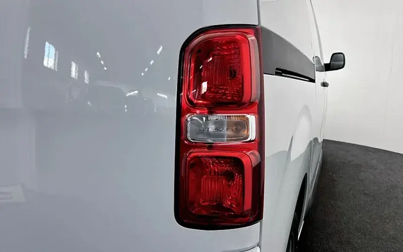 Used Vauxhall Vivaro 145 HP (106 kW) 2026 White MPV