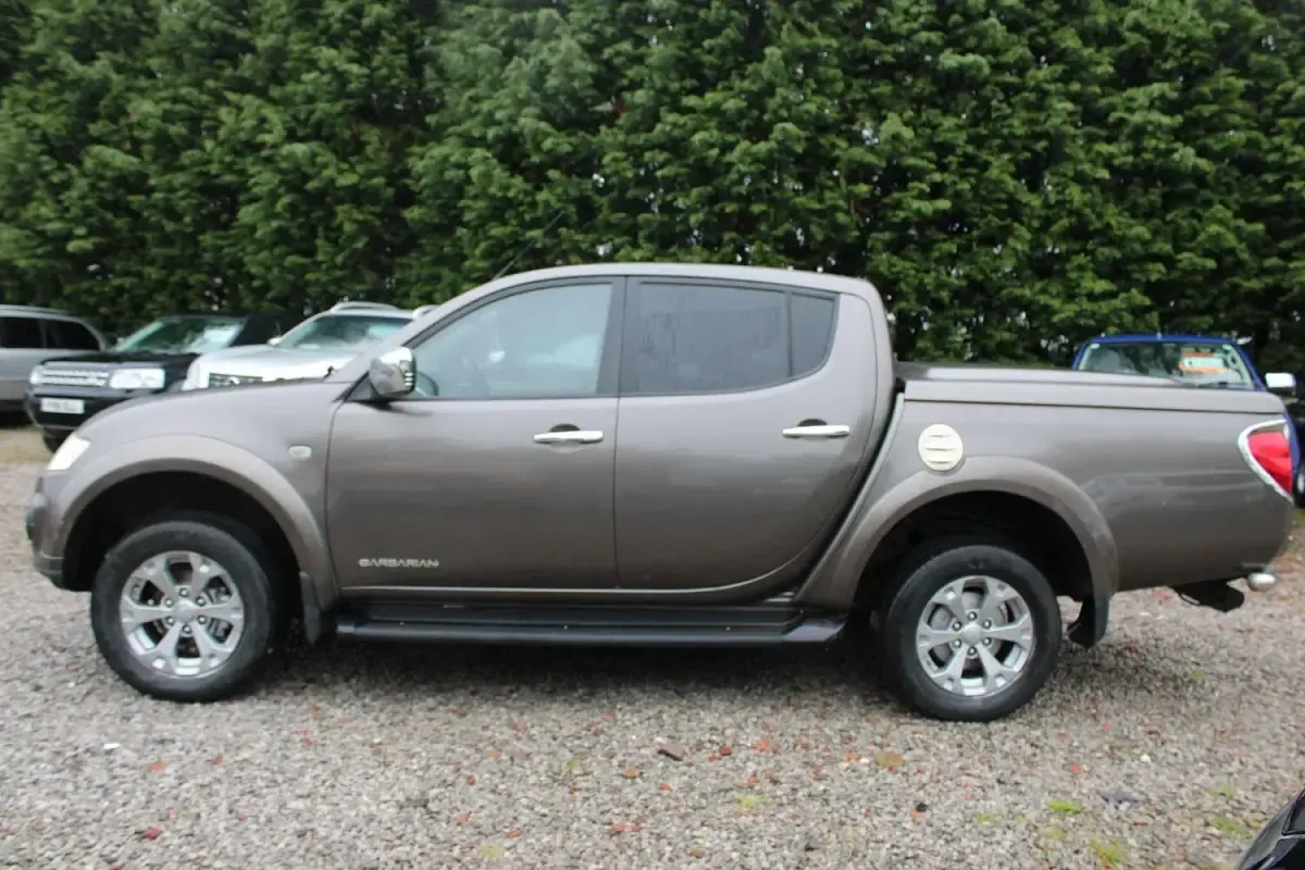 Used Mitsubishi L200 176 HP (129 kW) 2014 Brown Pickup
