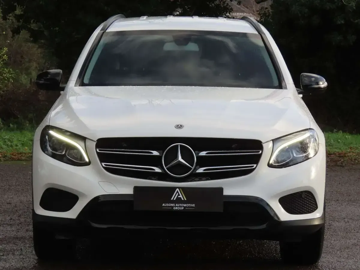 Used Mercedes GLC250 Urban 211 HP (155 kW) 2019 White SUV
