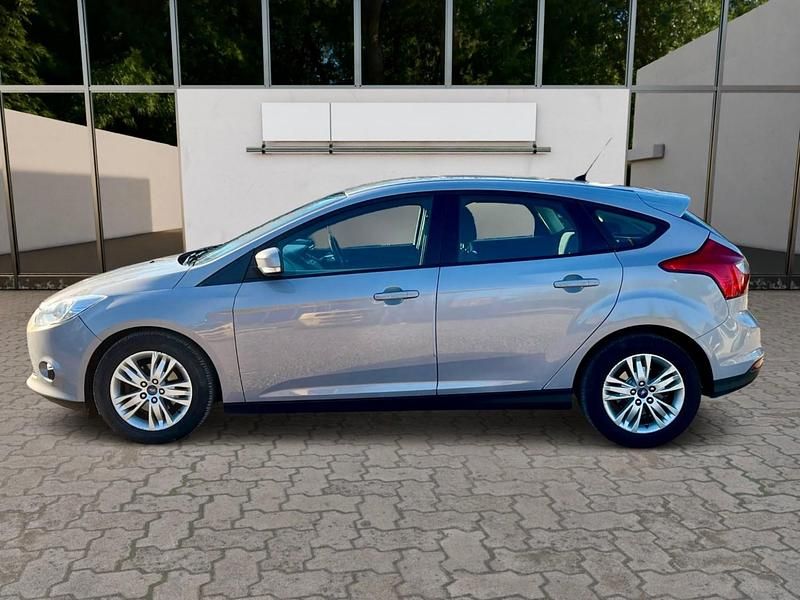 Begagnad Ford Focus 2014 Silver Halvkombi
