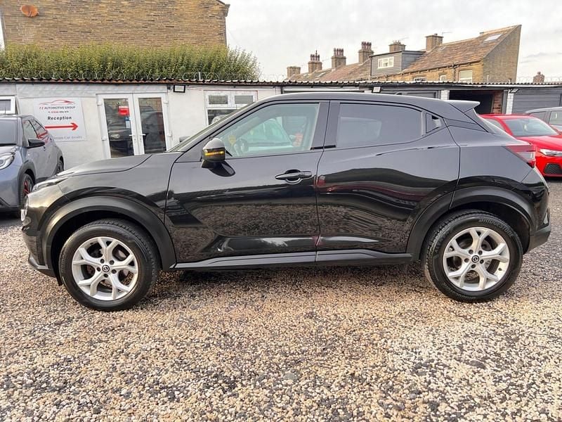 Begagnad Nissan Juke N-Connecta 2020 Svart SUV