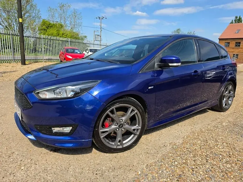 Używany Ford Focus ST-Line X 140 KM (102 kW) 2017 Niebieski Hatchback