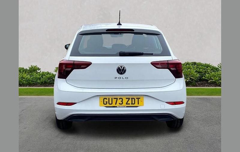 Second-hand VW Polo Life 95 CP (69 kW) 2023 Alb Hatchback