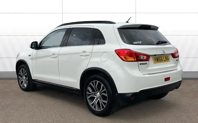 Used Mitsubishi ASX 114 HP (83 kW) 2016 White SUV