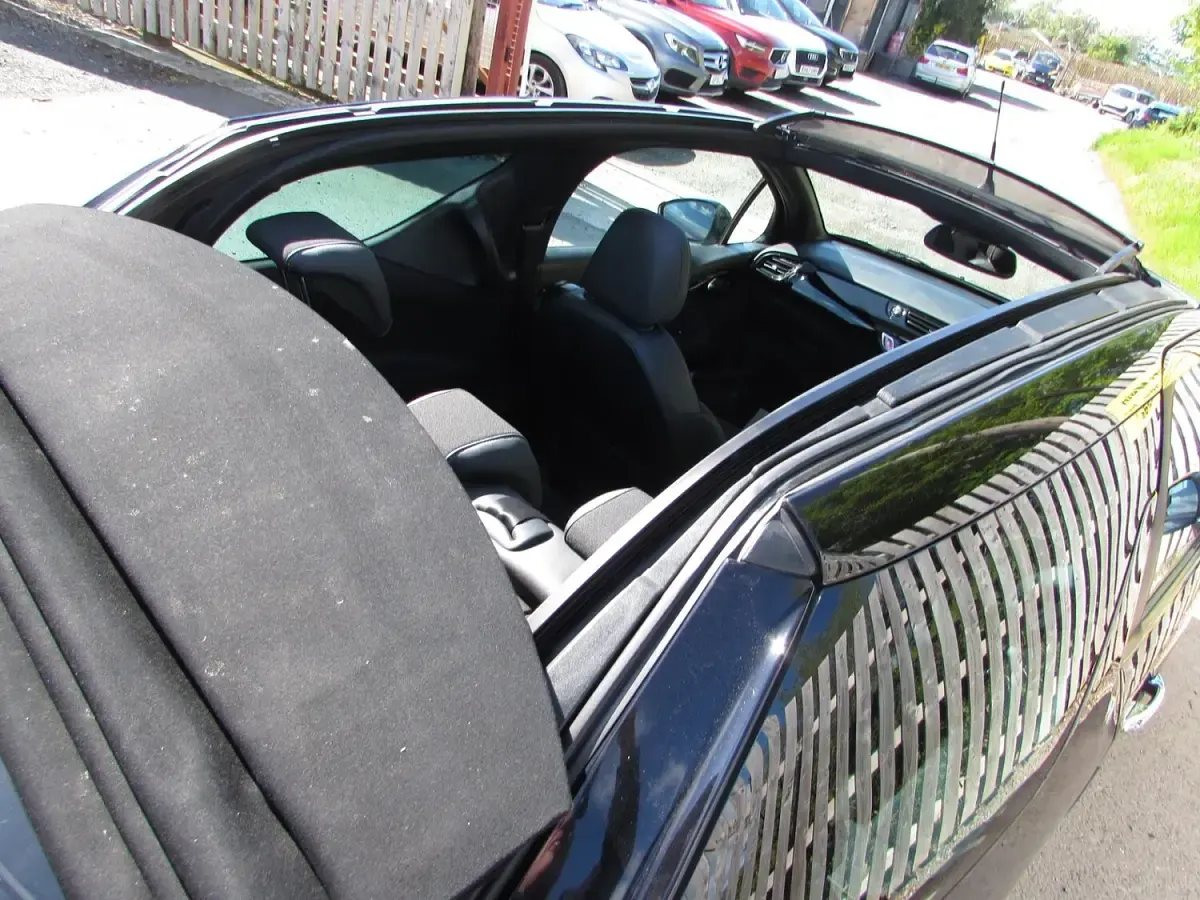 Used Citroën DS3 Cabriolet PureTech 110 HP (80 kW) 2014 Black Cabriolet