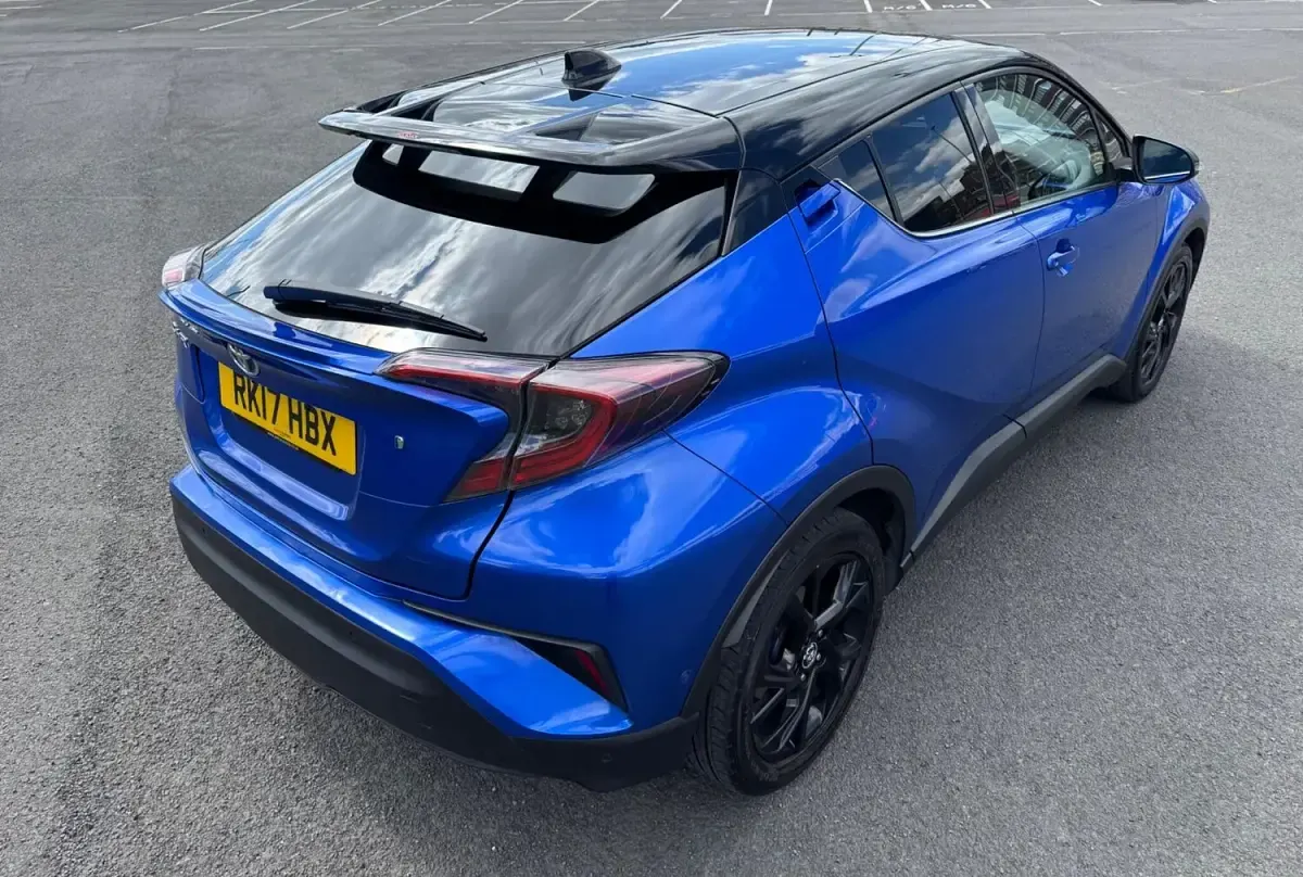 Used Toyota C-HR 122 HP (89 kW) 2017 Blue SUV