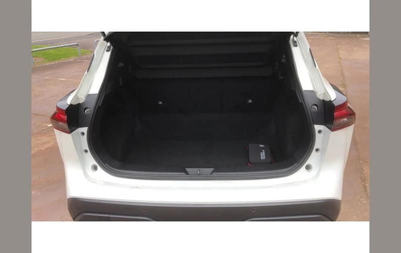 Used Nissan Qashqai Acenta Premium 158 HP (116 kW) 2022 White SUV